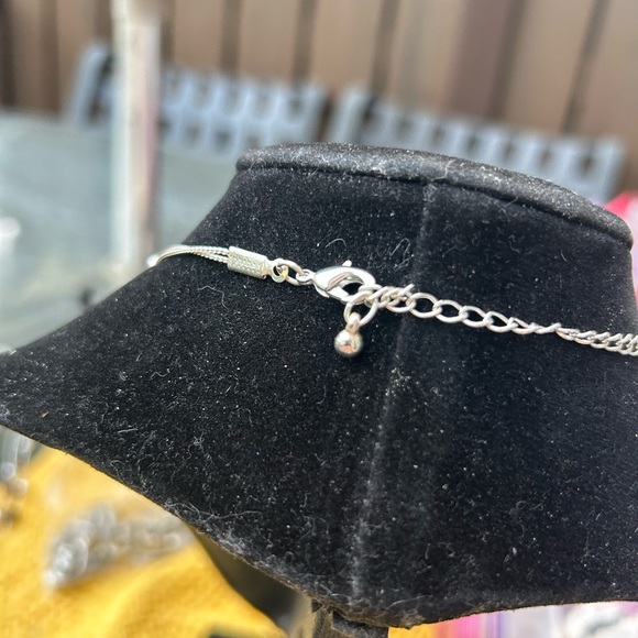 NWOT Beautiful Silver and Brown Bead Necklace 10” Length - Picture 3 of 3